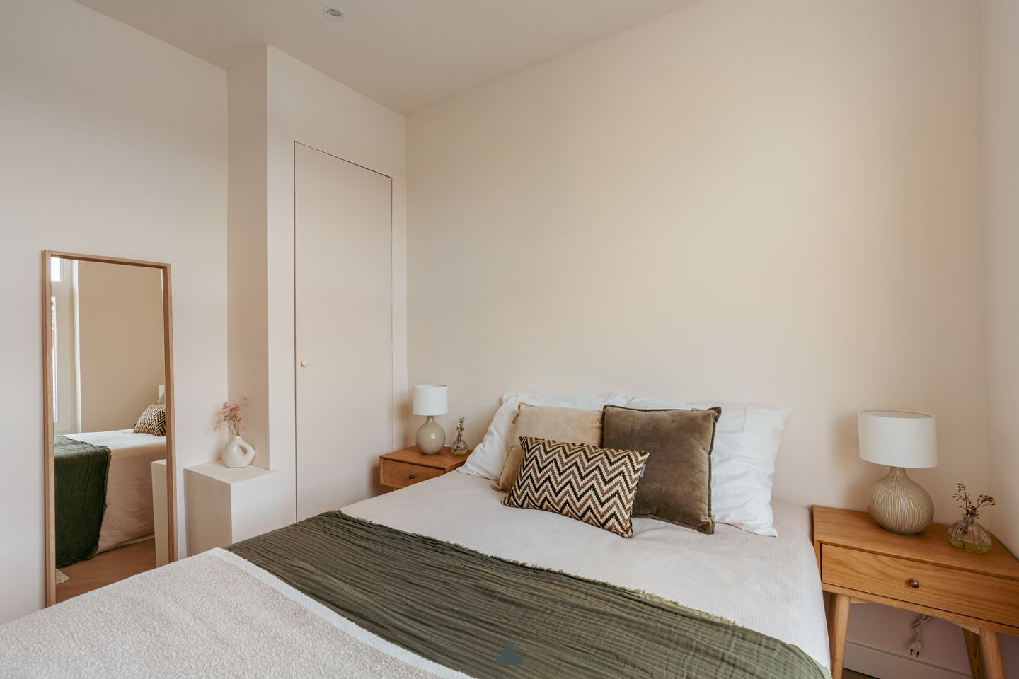 Photo 14 of Oetewalerstraat 44-1