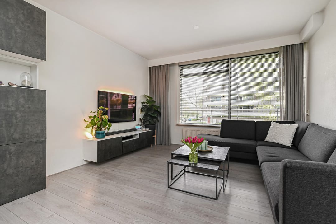 Photo 11 of Passage 78