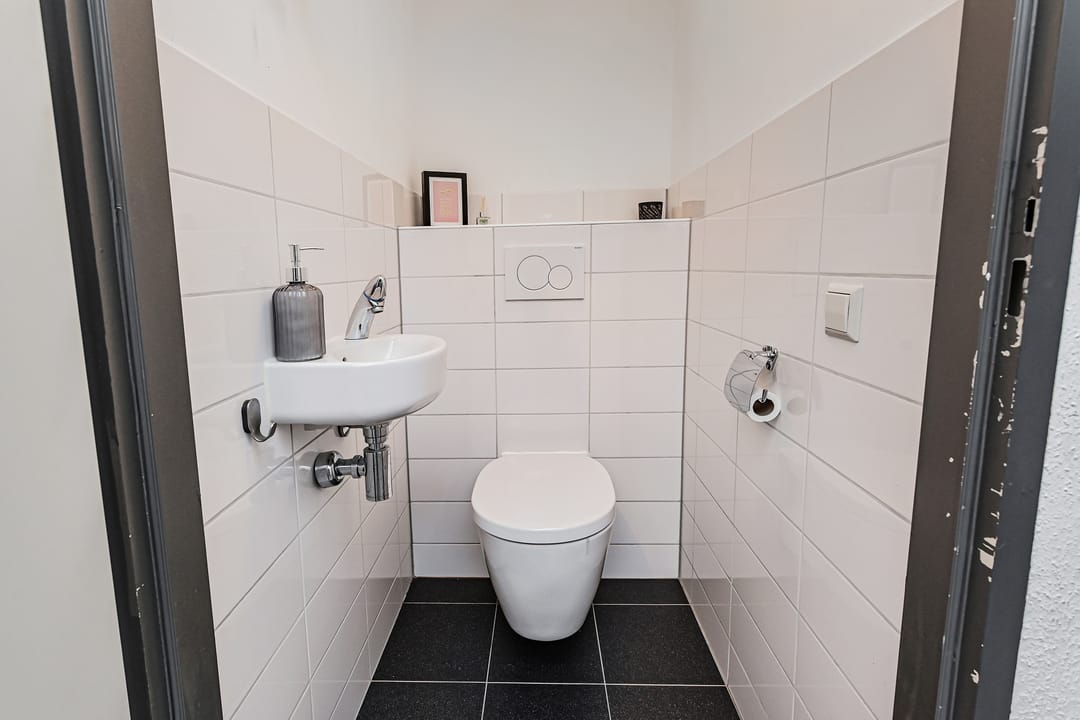 Photo 23 of Passage 78