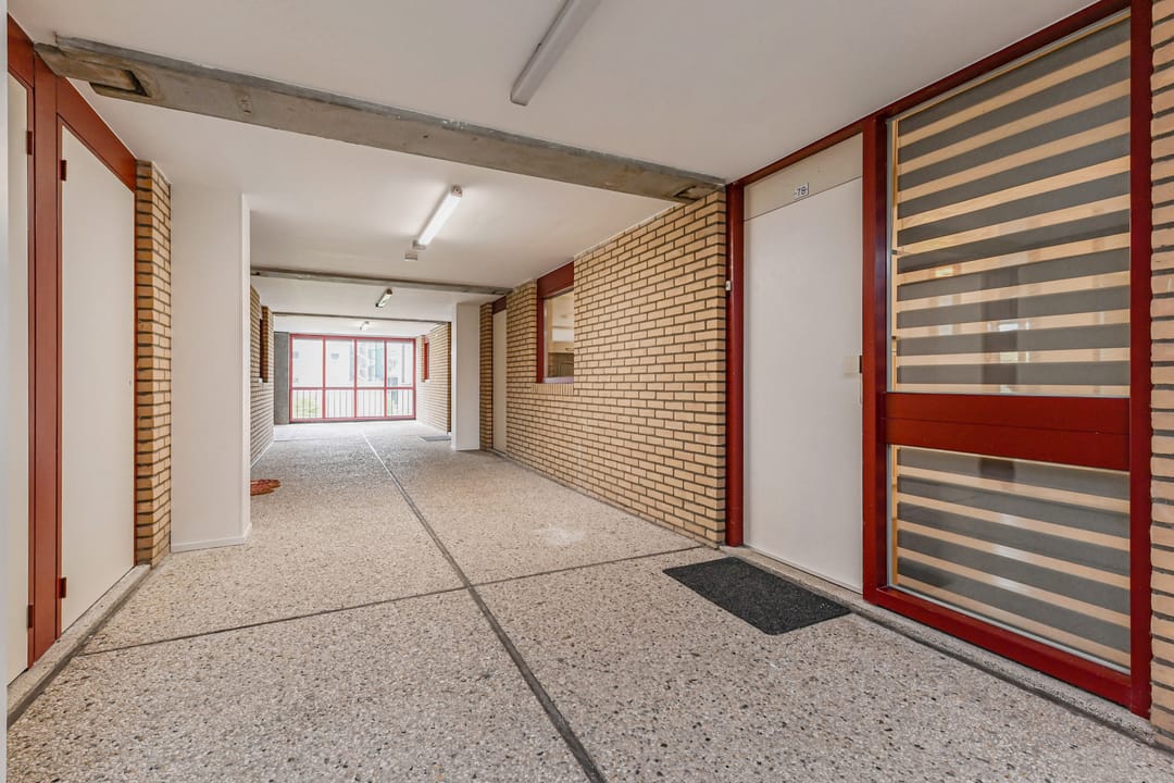 Photo 7 of Passage 78