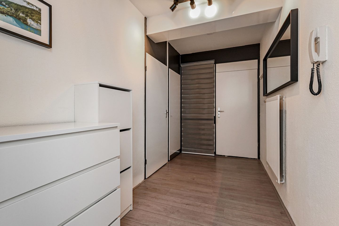 Photo 10 of Passage 78