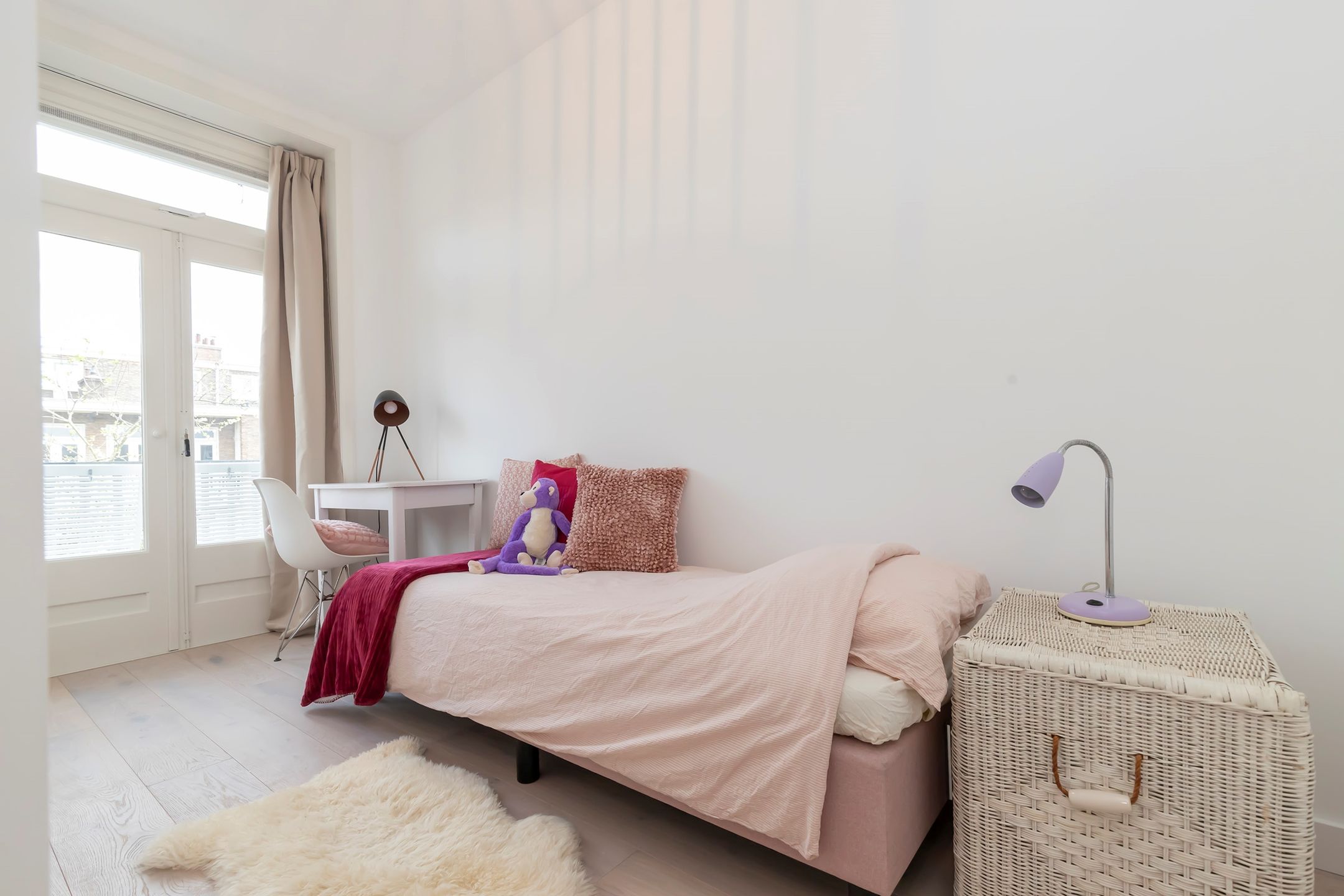 Luxury Fully Renovated Five-Room Apartment with Full-Width Balcony in Bos en Lommer — 18