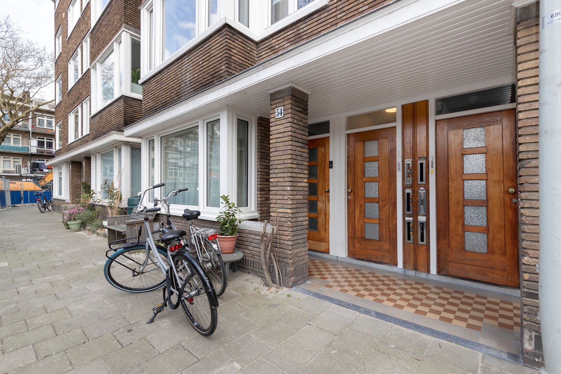 Luxury Fully Renovated Five-Room Apartment with Full-Width Balcony in Bos en Lommer — 51