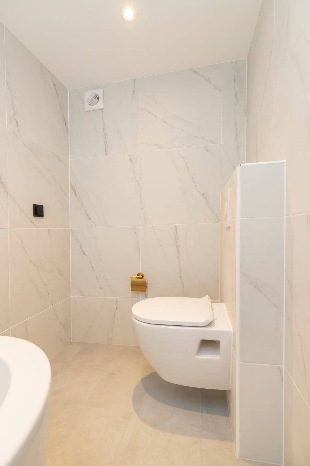 Luxury Fully Renovated Five-Room Apartment with Full-Width Balcony in Bos en Lommer — 43