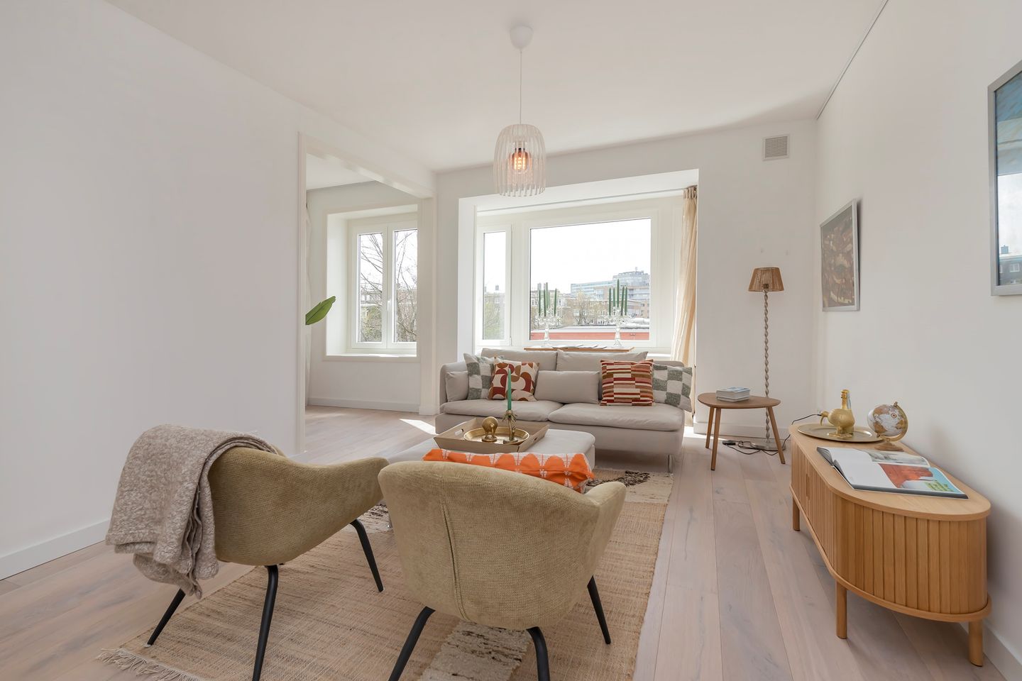 Luxury Fully Renovated Five-Room Apartment with Full-Width Balcony in Bos en Lommer — 29