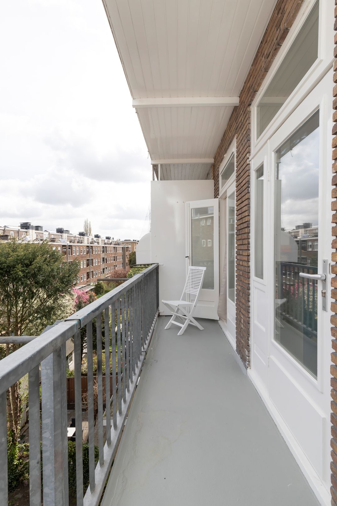 Luxury Fully Renovated Five-Room Apartment with Full-Width Balcony in Bos en Lommer — 22