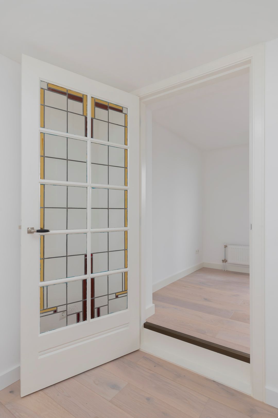 Luxury Fully Renovated Five-Room Apartment with Full-Width Balcony in Bos en Lommer — 46