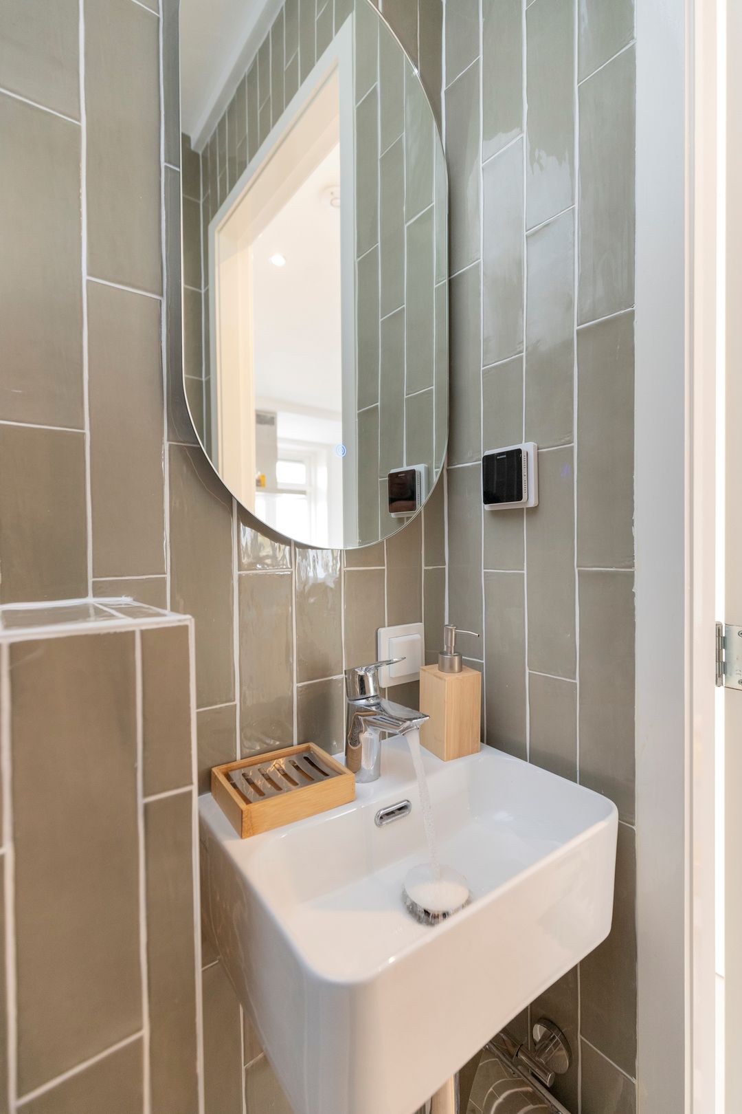 Luxury Fully Renovated Five-Room Apartment with Full-Width Balcony in Bos en Lommer — 17