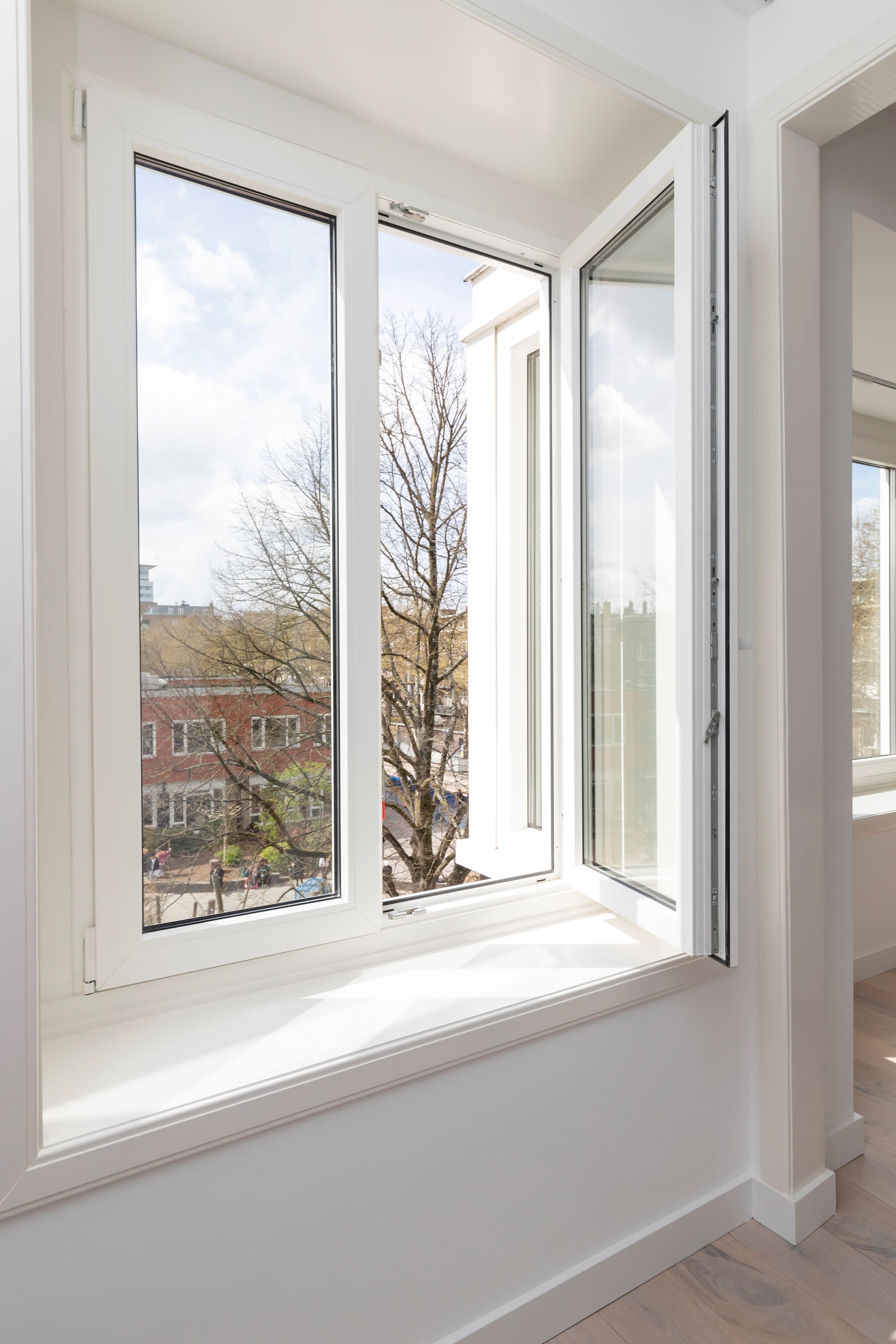 Luxury Fully Renovated Five-Room Apartment with Full-Width Balcony in Bos en Lommer — 33