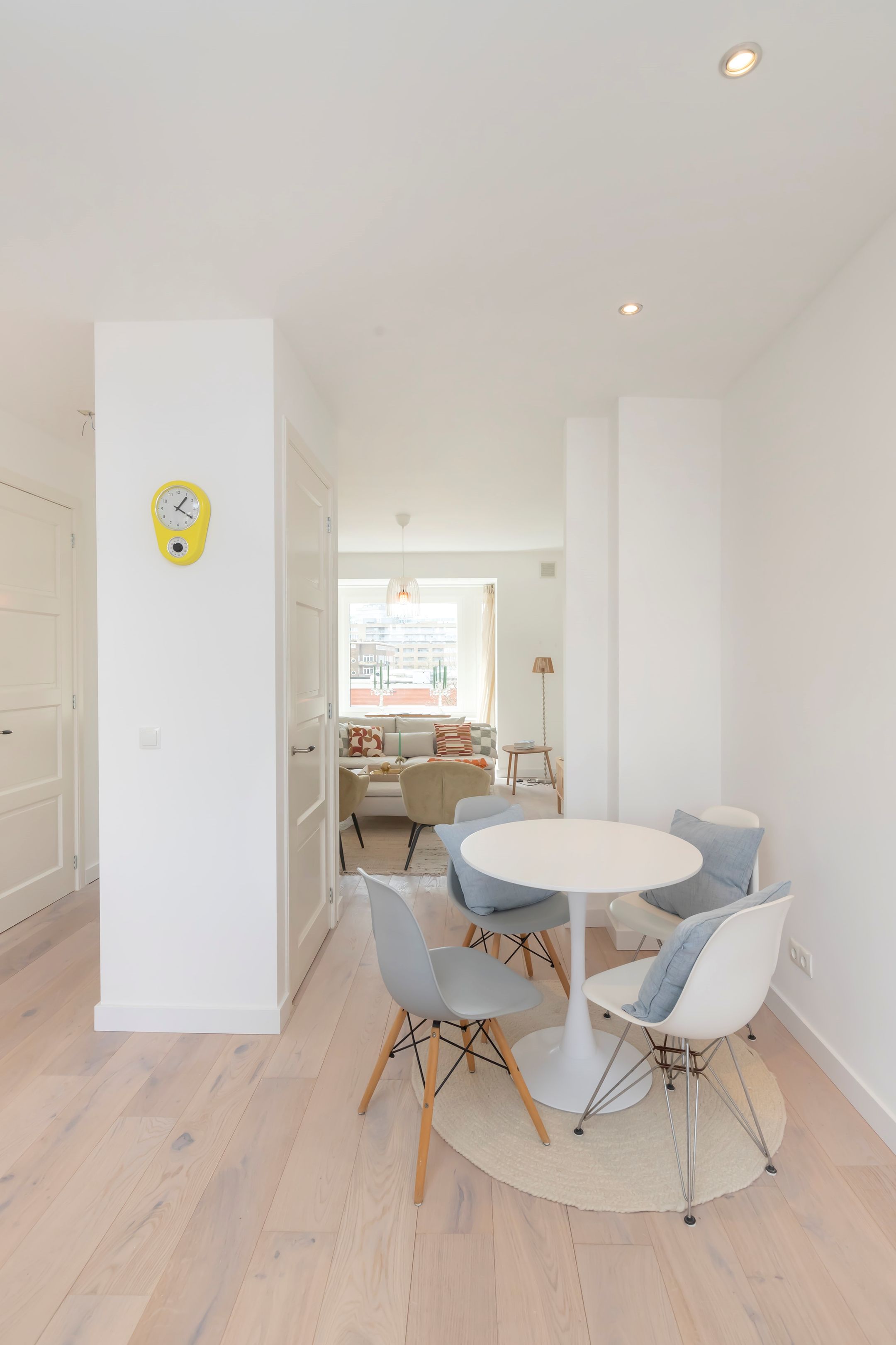 Luxury Fully Renovated Five-Room Apartment with Full-Width Balcony in Bos en Lommer — 15