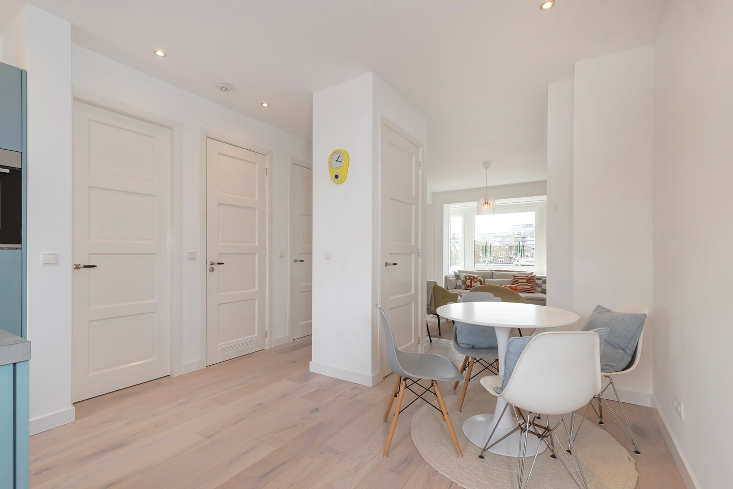 Luxury Fully Renovated Five-Room Apartment with Full-Width Balcony in Bos en Lommer — 14