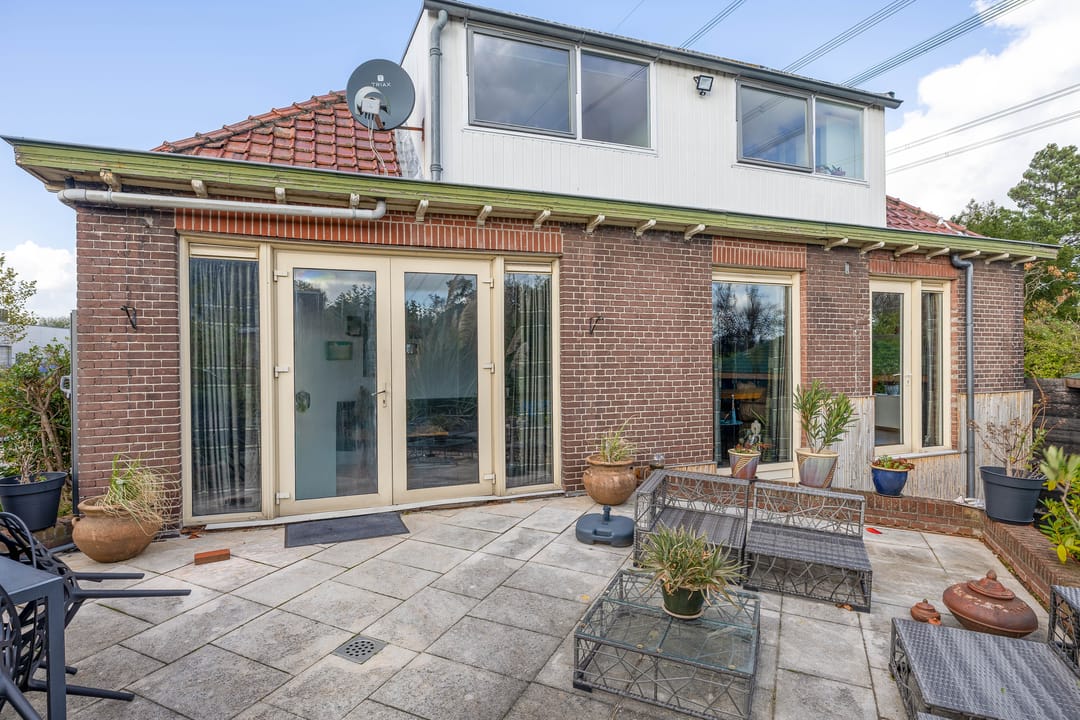 Characteristic Detached Home with Spacious Garden on Private Land in Capelle aan den IJssel — 28