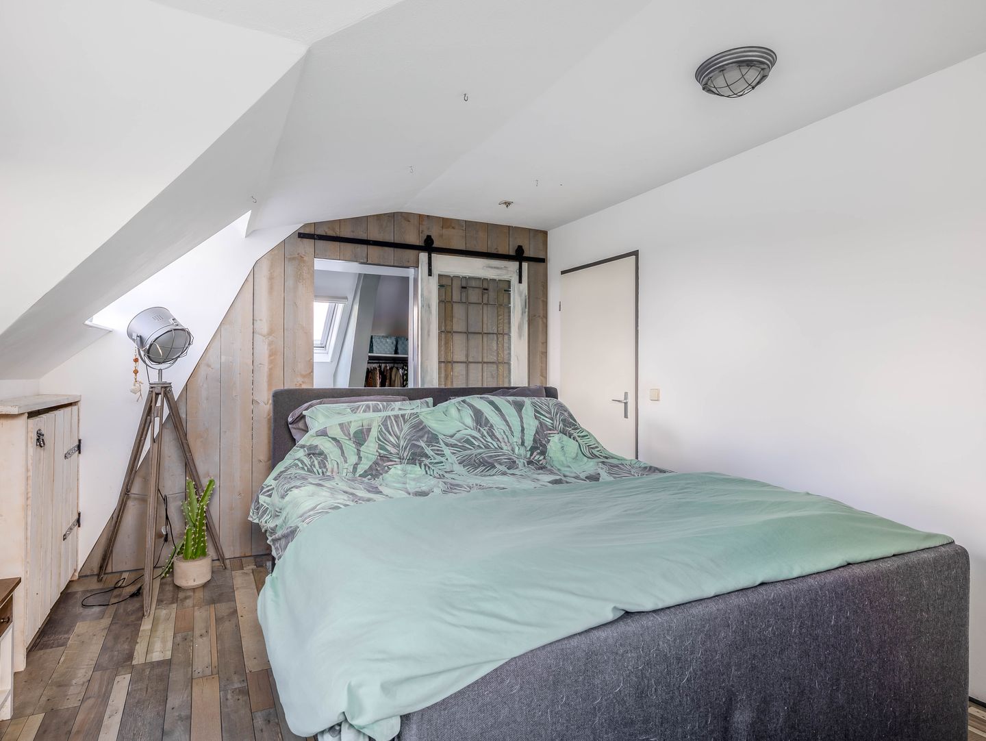 Characteristic Detached Home with Spacious Garden on Private Land in Capelle aan den IJssel — 34