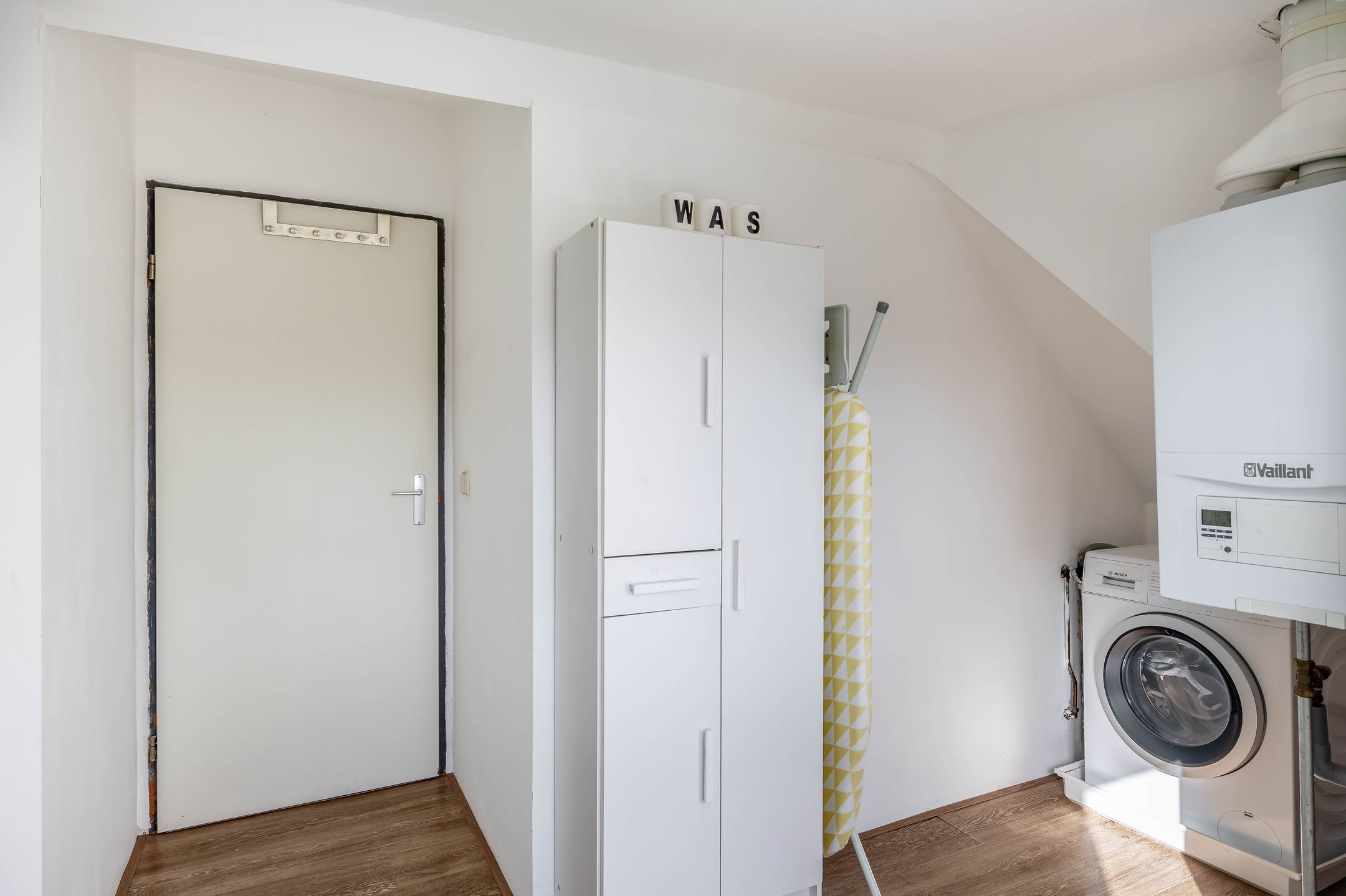 Characteristic Detached Home with Spacious Garden on Private Land in Capelle aan den IJssel — 39
