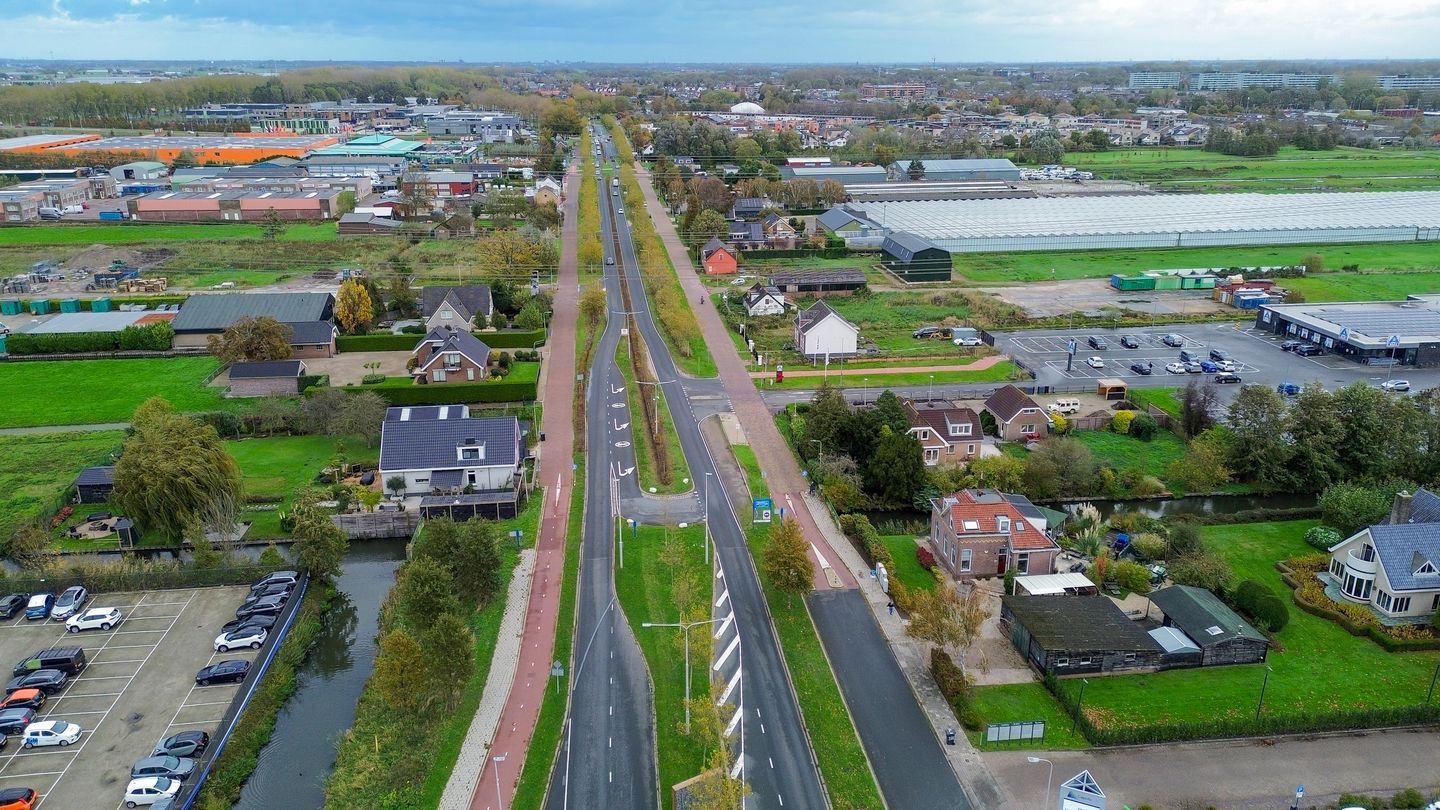 Characteristic Detached Home with Spacious Garden on Private Land in Capelle aan den IJssel — 44