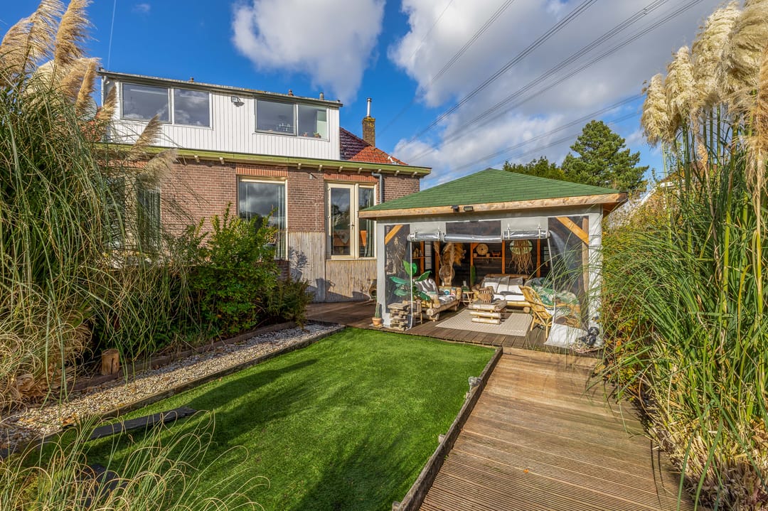 Characteristic Detached Home with Spacious Garden on Private Land in Capelle aan den IJssel — 71