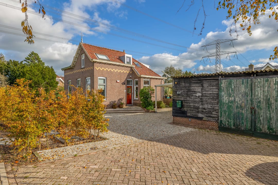 Characteristic Detached Home with Spacious Garden on Private Land in Capelle aan den IJssel — 61