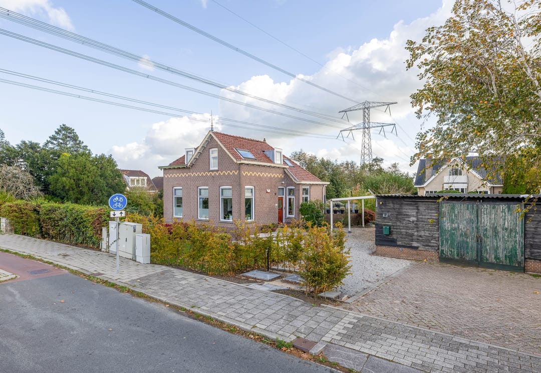 Characteristic Detached Home with Spacious Garden on Private Land in Capelle aan den IJssel — 41