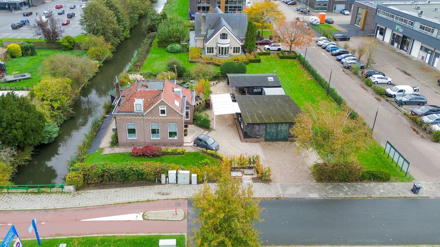 Characteristic Detached Home with Spacious Garden on Private Land in Capelle aan den IJssel — 49