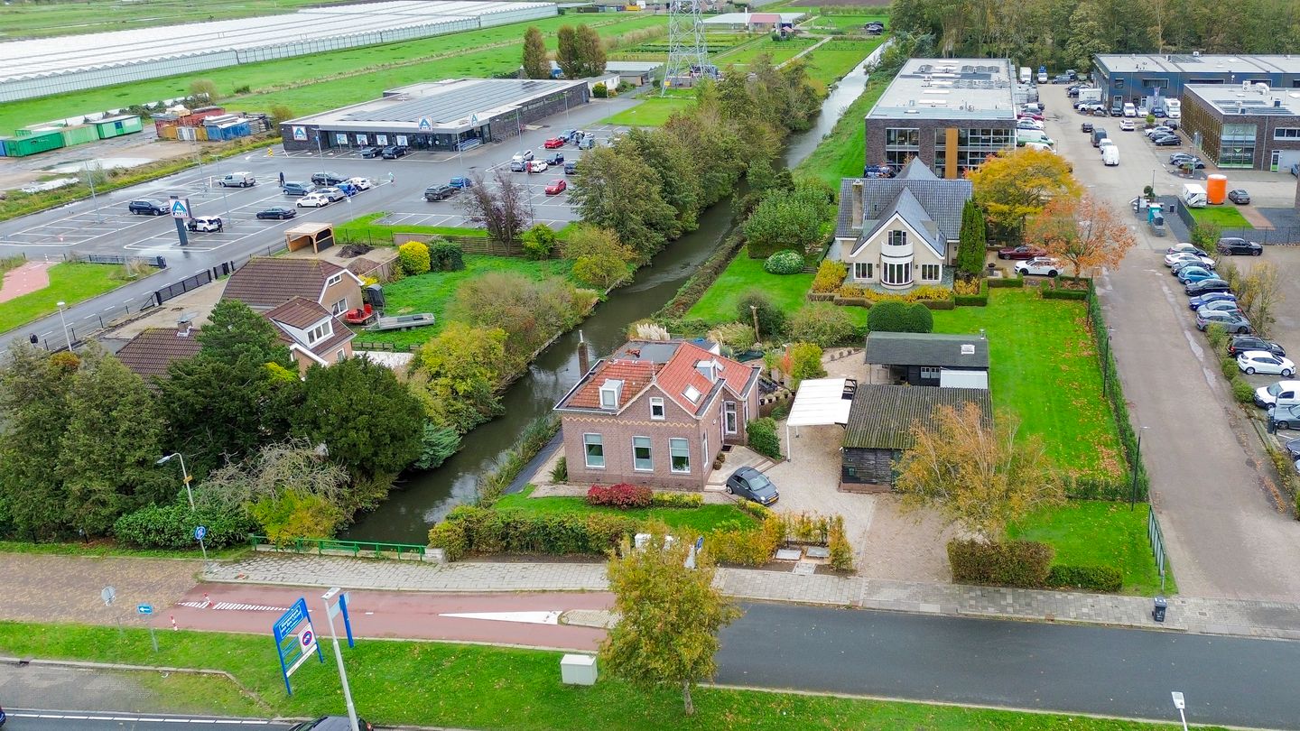 Characteristic Detached Home with Spacious Garden on Private Land in Capelle aan den IJssel — 50