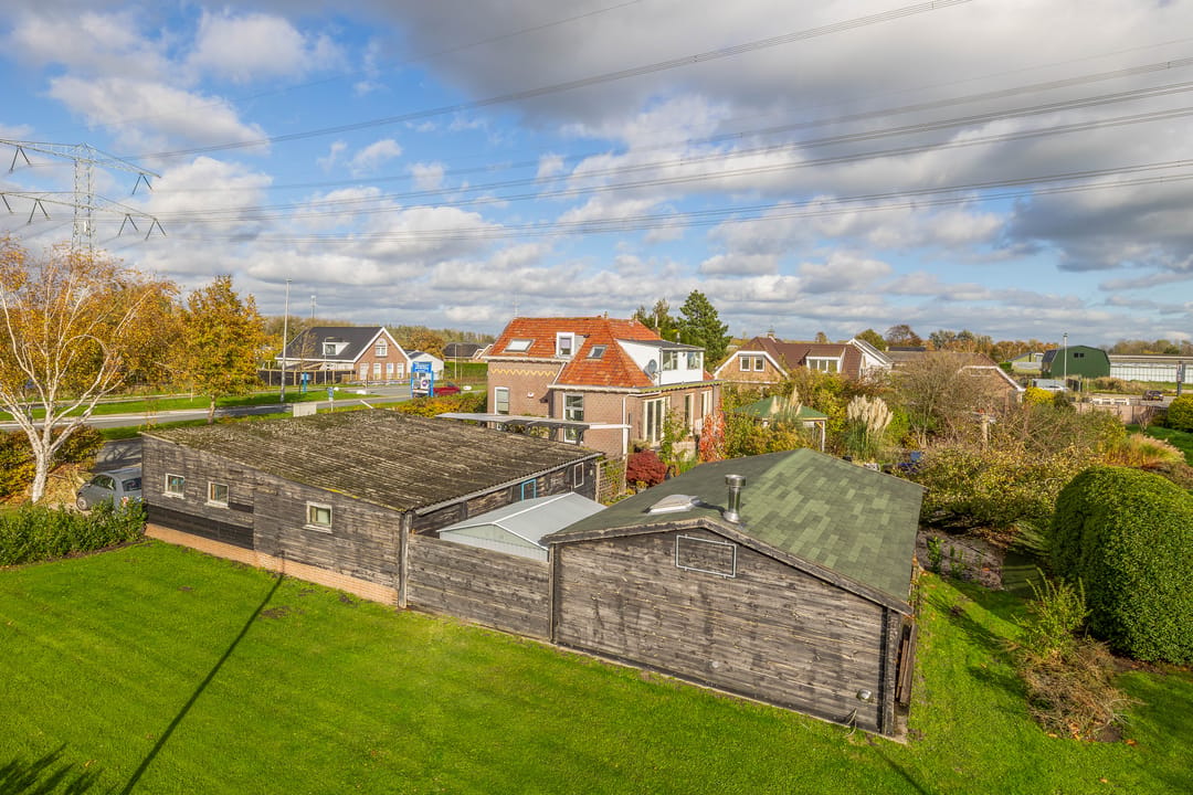 Characteristic Detached Home with Spacious Garden on Private Land in Capelle aan den IJssel — 58