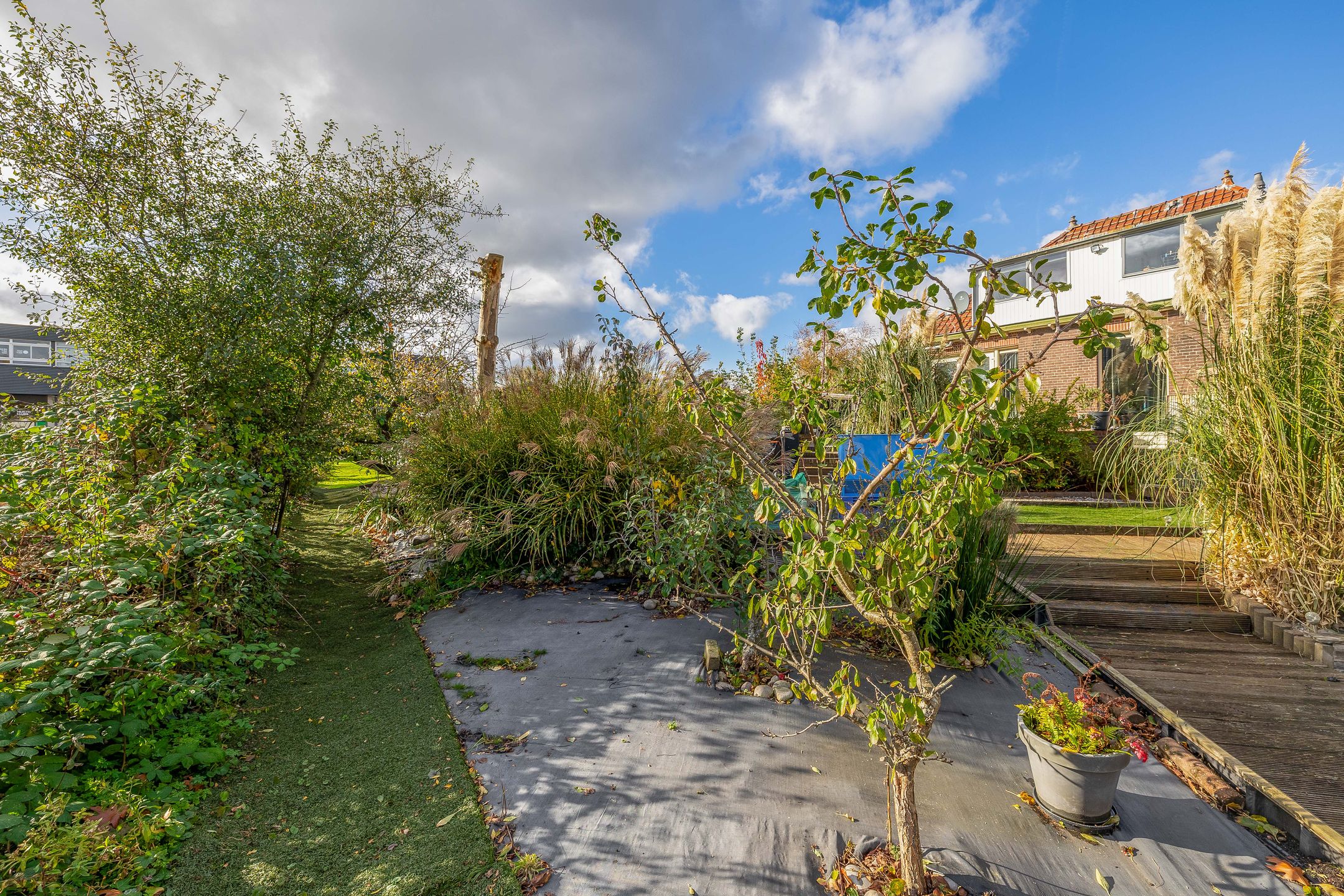 Characteristic Detached Home with Spacious Garden on Private Land in Capelle aan den IJssel — 75