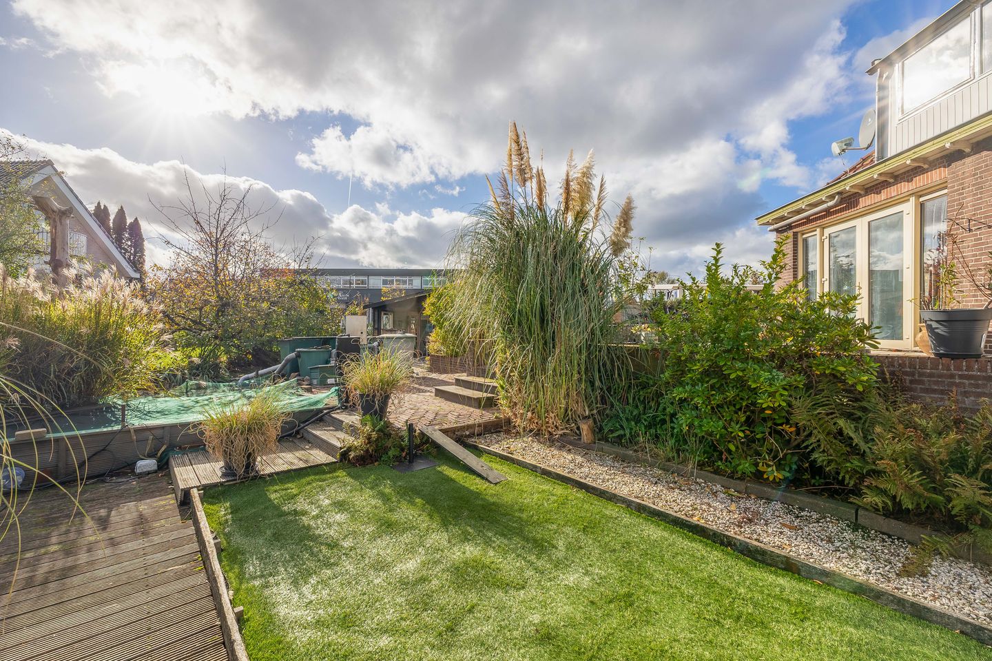 Characteristic Detached Home with Spacious Garden on Private Land in Capelle aan den IJssel — 79