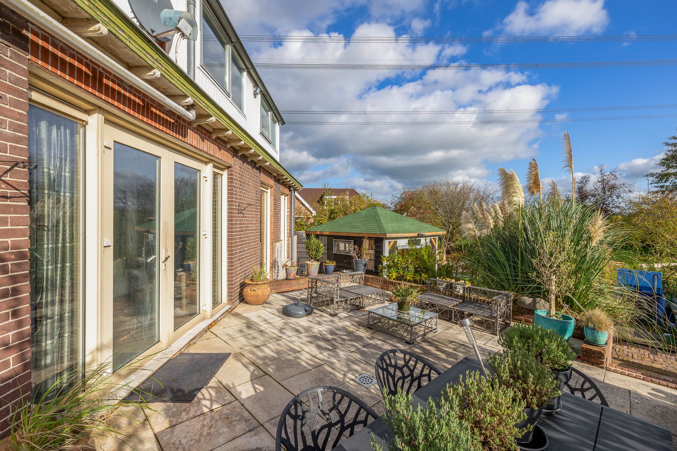 Characteristic Detached Home with Spacious Garden on Private Land in Capelle aan den IJssel — 81