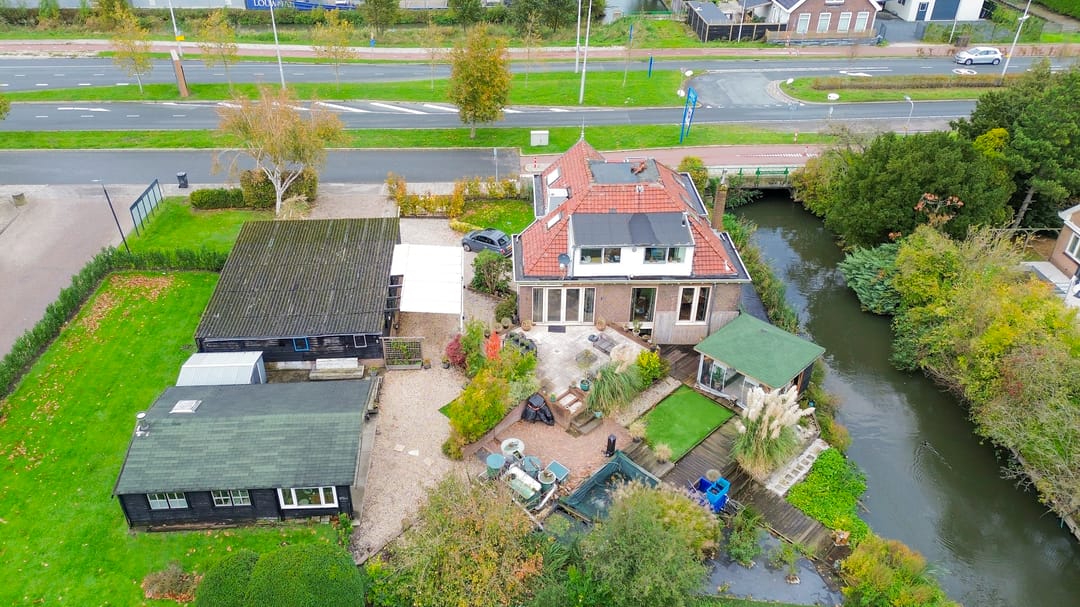 Characteristic Detached Home with Spacious Garden on Private Land in Capelle aan den IJssel — 52