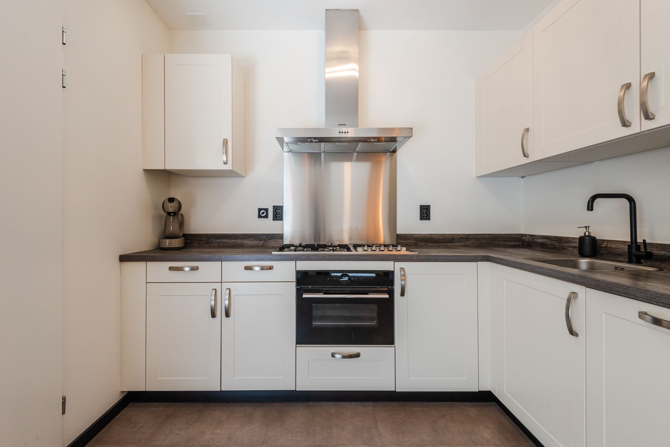 Foto 12 van Tempo Doeloestraat 157