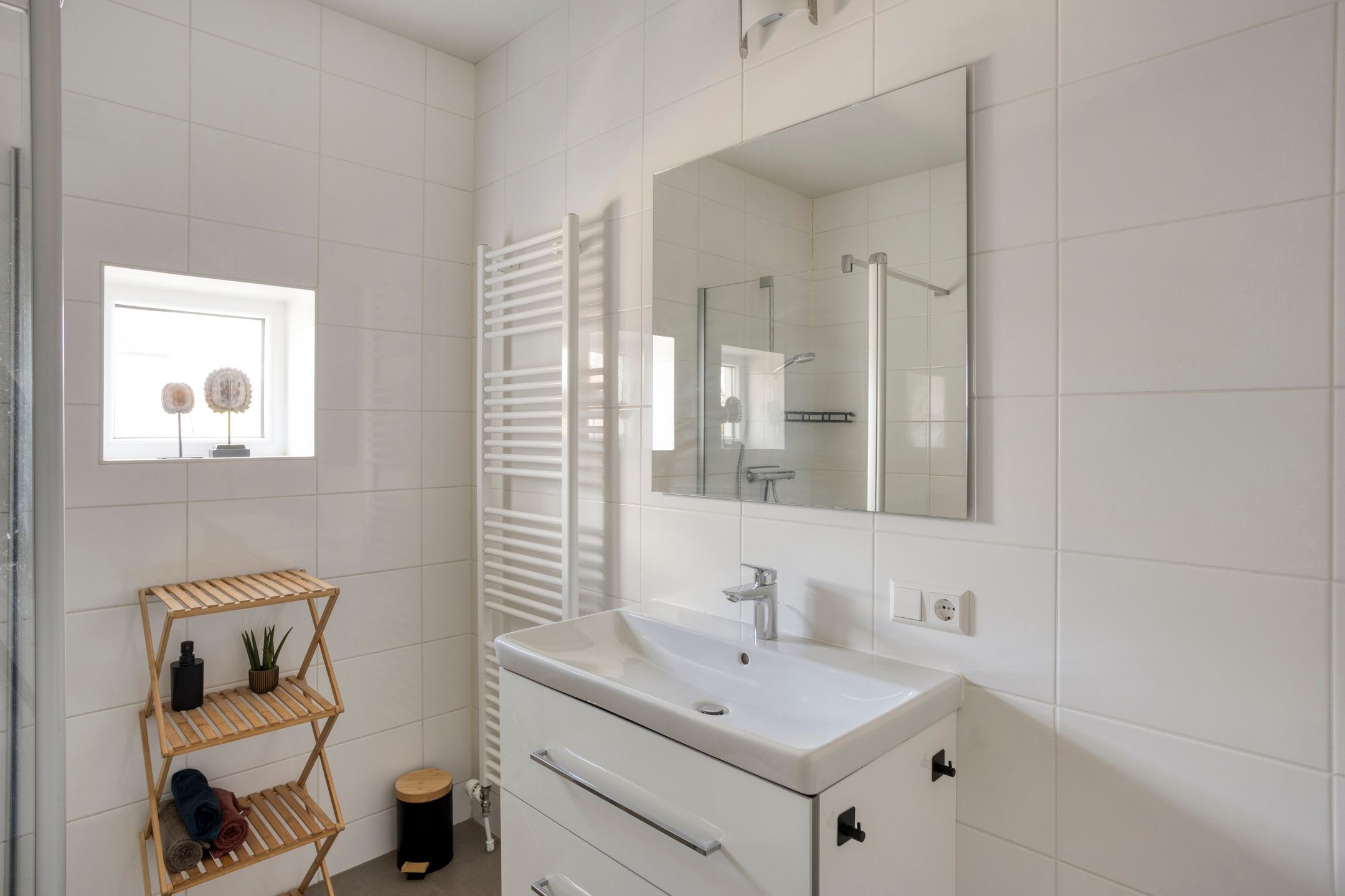 Modern terraced home in Zeeland with spacious attic and south-facing garden — 27