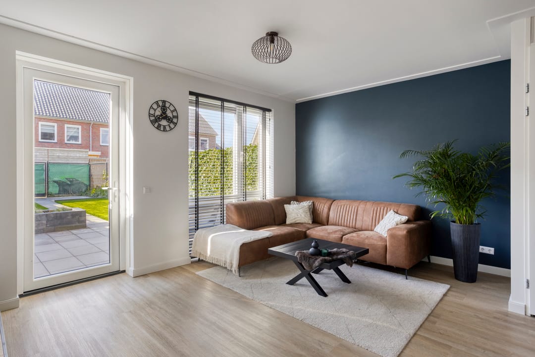 Modern terraced home in Zeeland with spacious attic and south-facing garden — 13