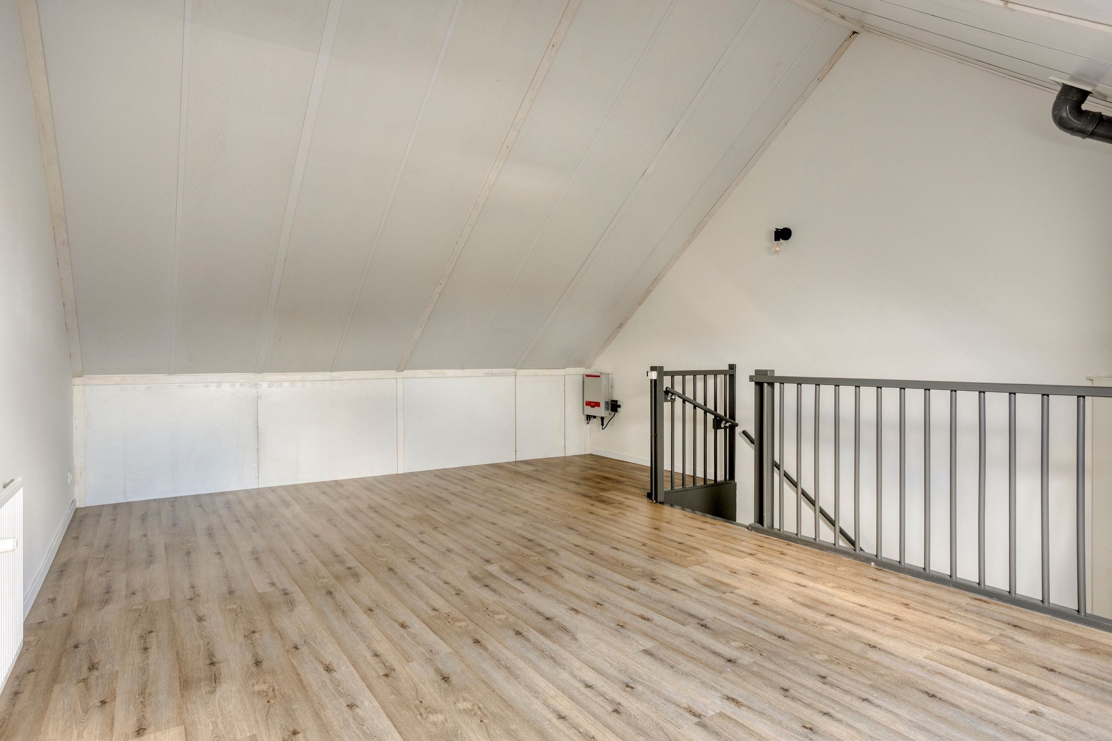 Modern terraced home in Zeeland with spacious attic and south-facing garden — 33