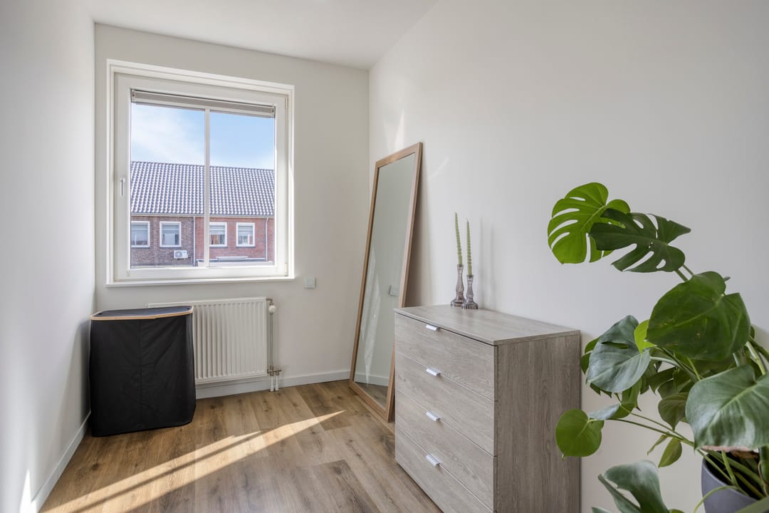 Modern terraced home in Zeeland with spacious attic and south-facing garden — 28