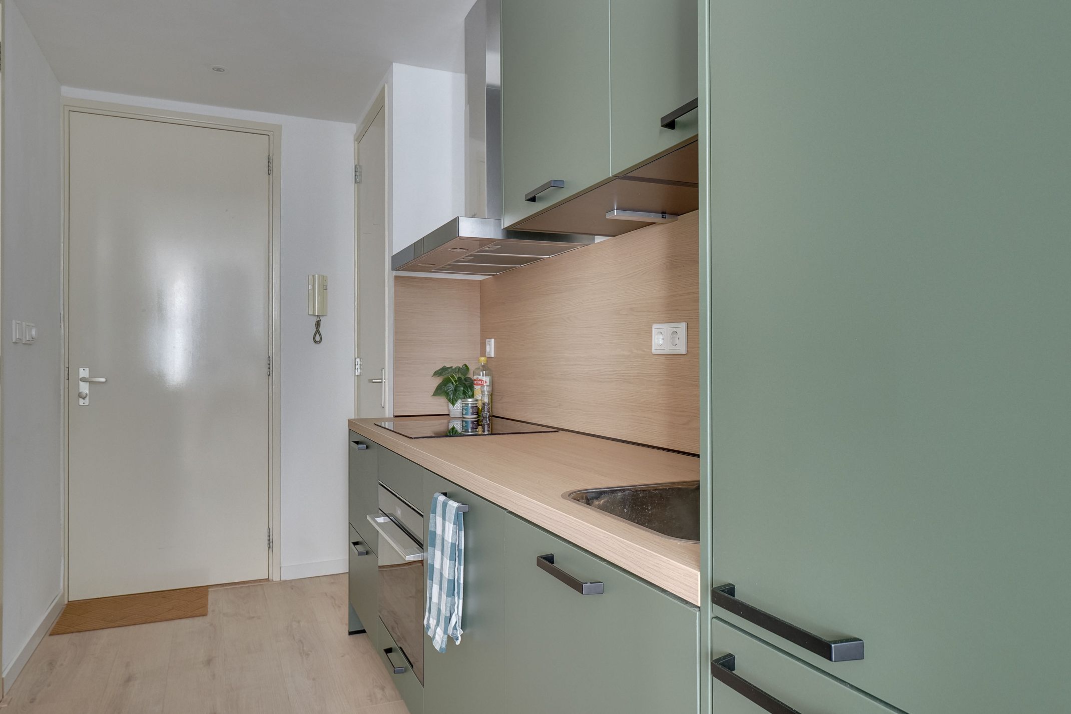 Photo 6 of Wittevrouwenstraat 8-A