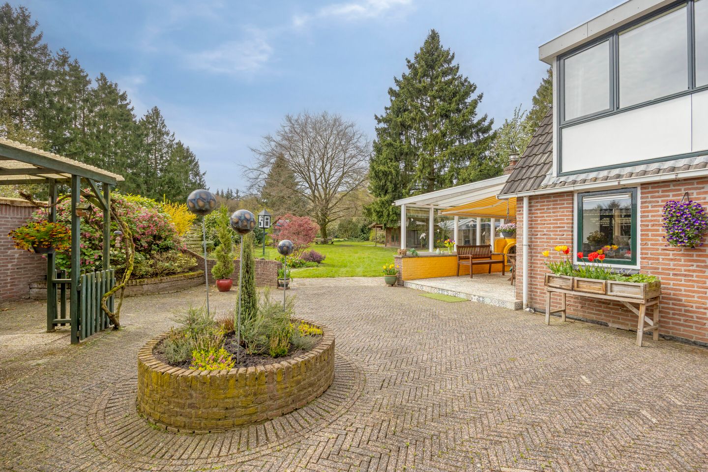 Photo 44 of Rolderstraat 33