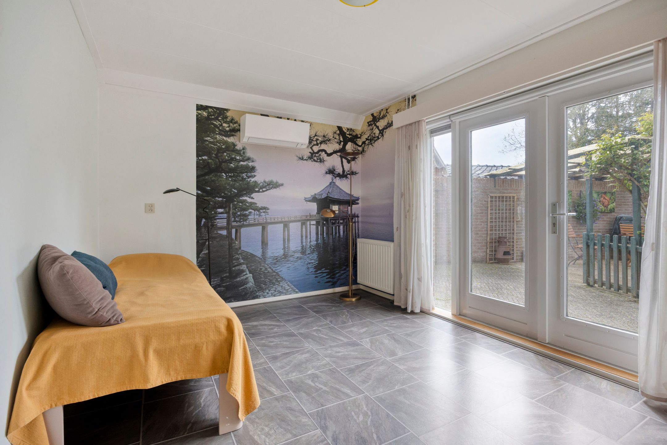 Photo 21 of Rolderstraat 33