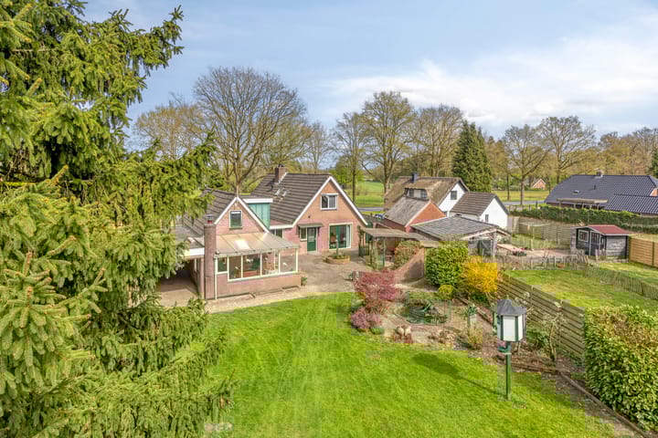 Photo 2 of Rolderstraat 33