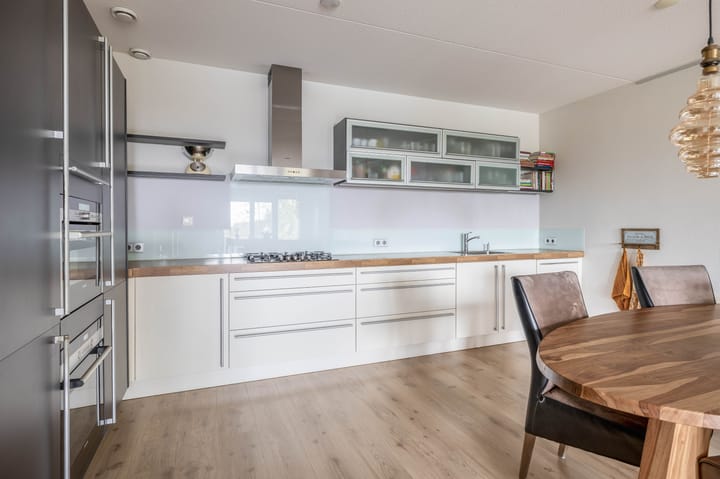 Photo 3 of Oostmeerlaan 60