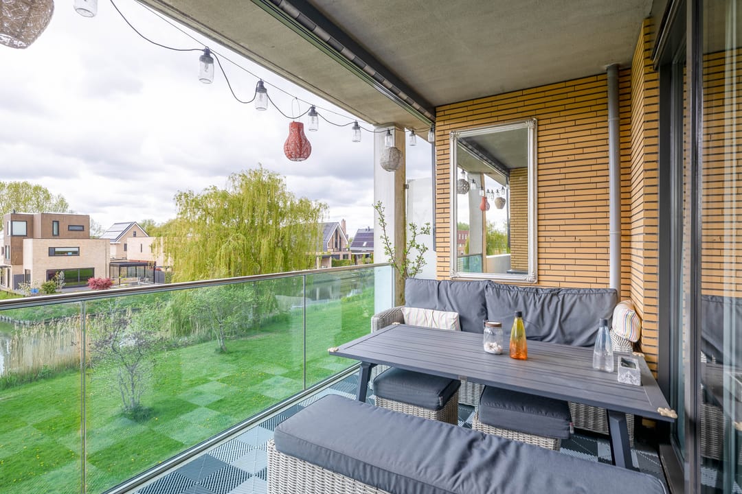 Spacious 3-bedroom apartment with green views and private parking — 23