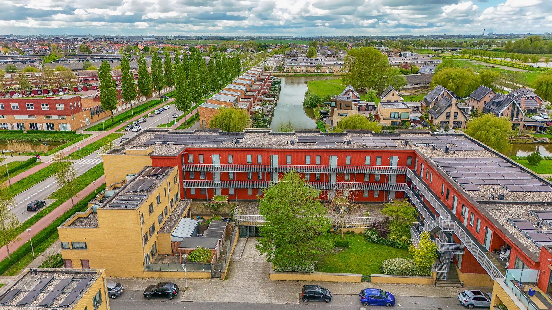 Spacious 3-bedroom apartment with green views and private parking — 36