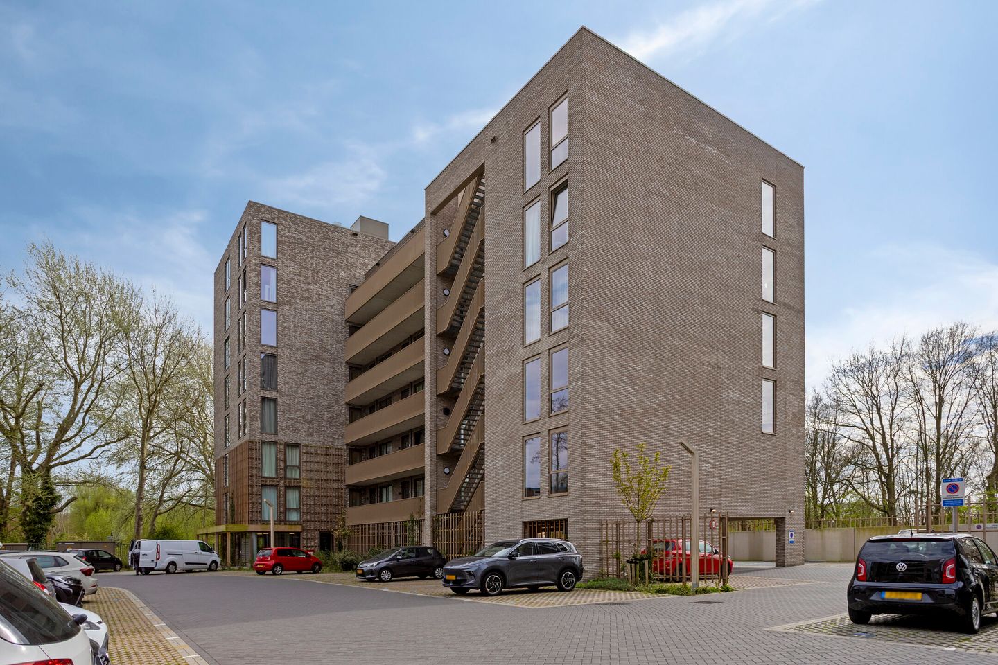 Foto 20 van Picassolaan 777