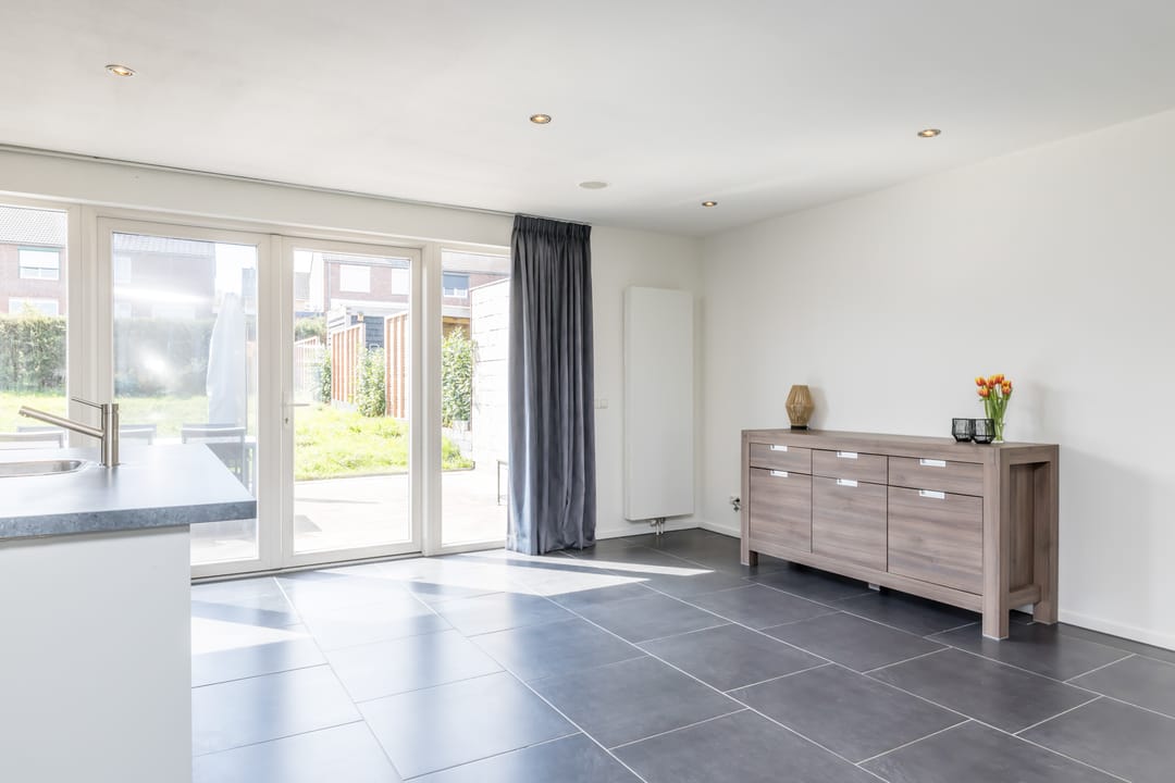 Photo 17 of Jhr. v.d. Maesenstraat 43