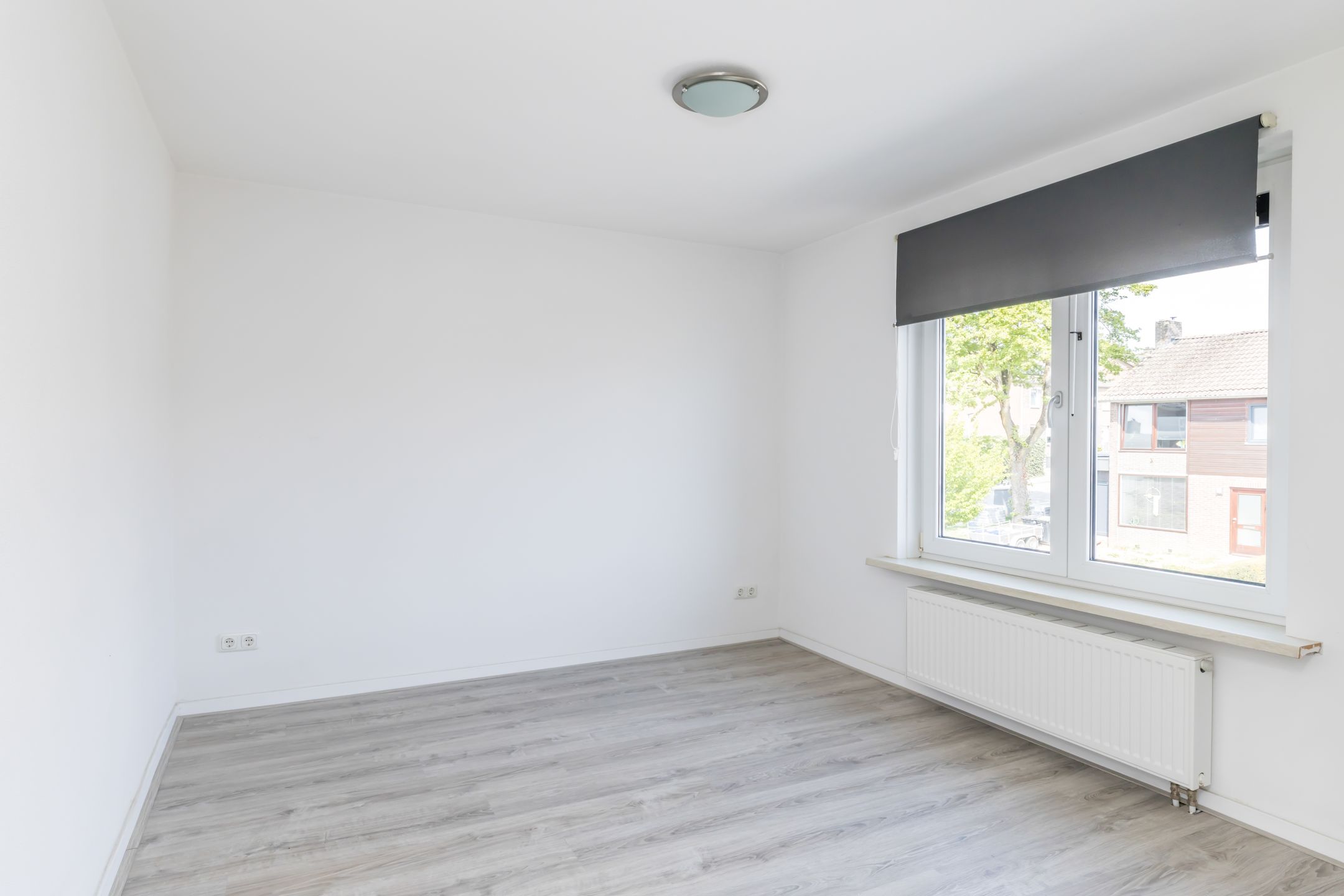 Photo 21 of Jhr. v.d. Maesenstraat 43