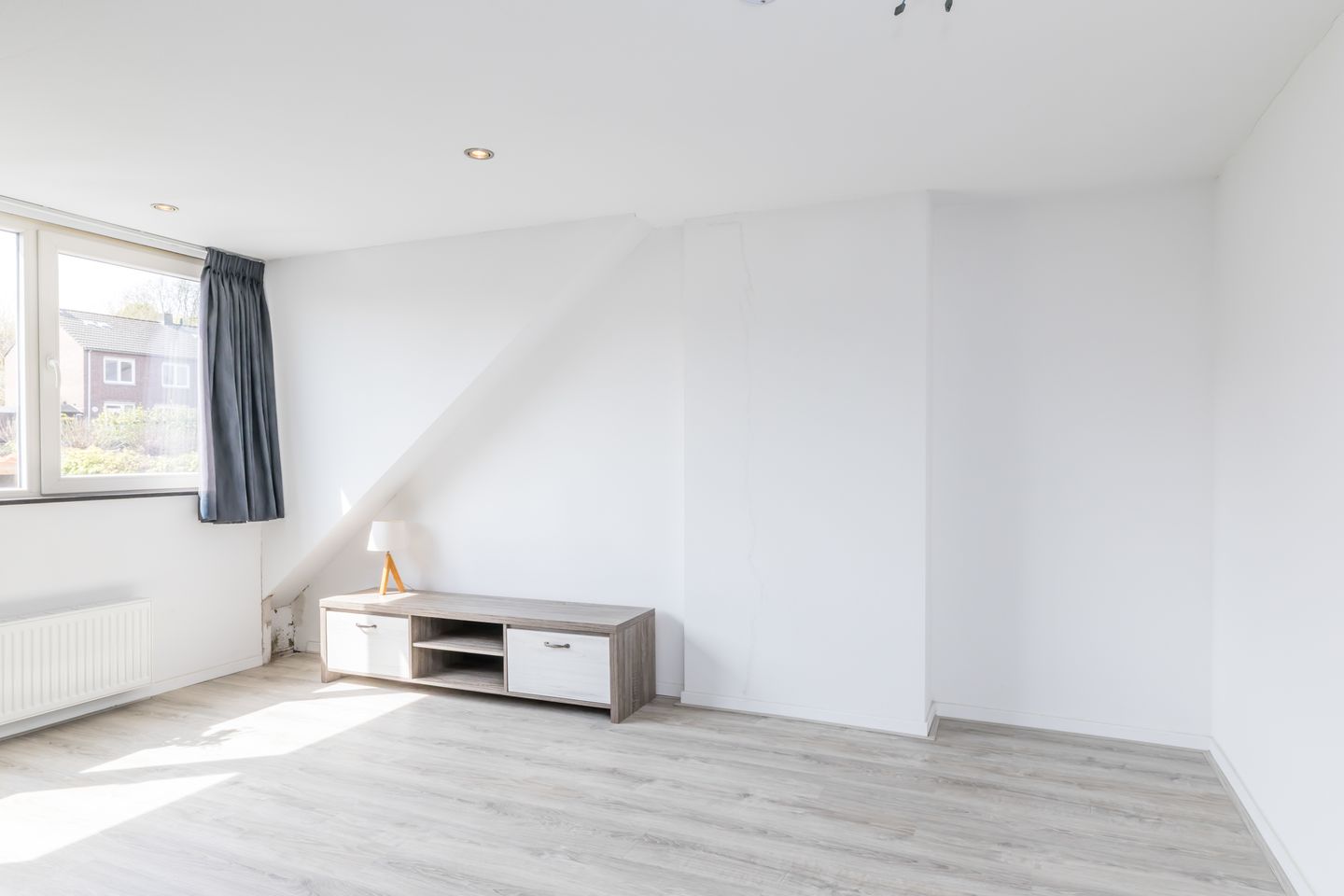 Photo 25 of Jhr. v.d. Maesenstraat 43