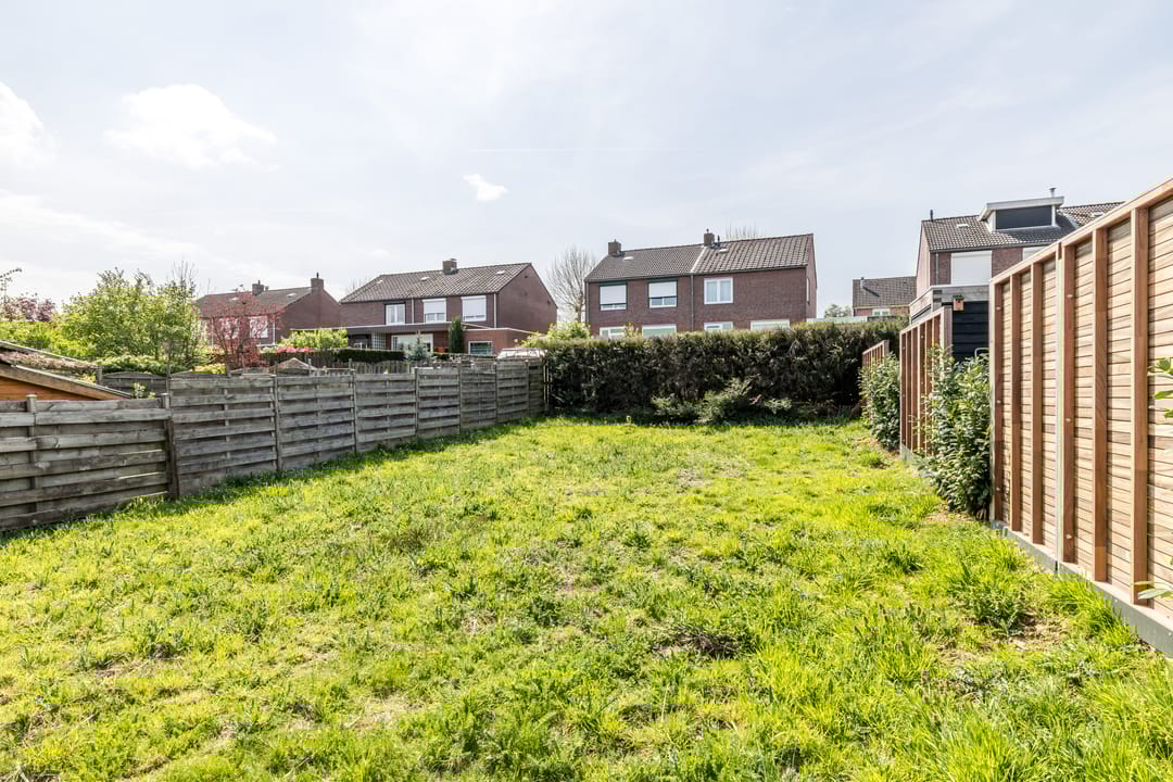 Photo 32 of Jhr. v.d. Maesenstraat 43