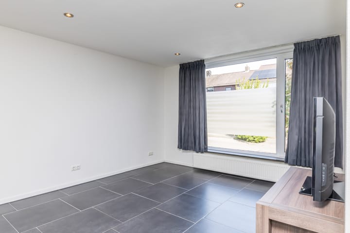 Photo 3 of Jhr. v.d. Maesenstraat 43