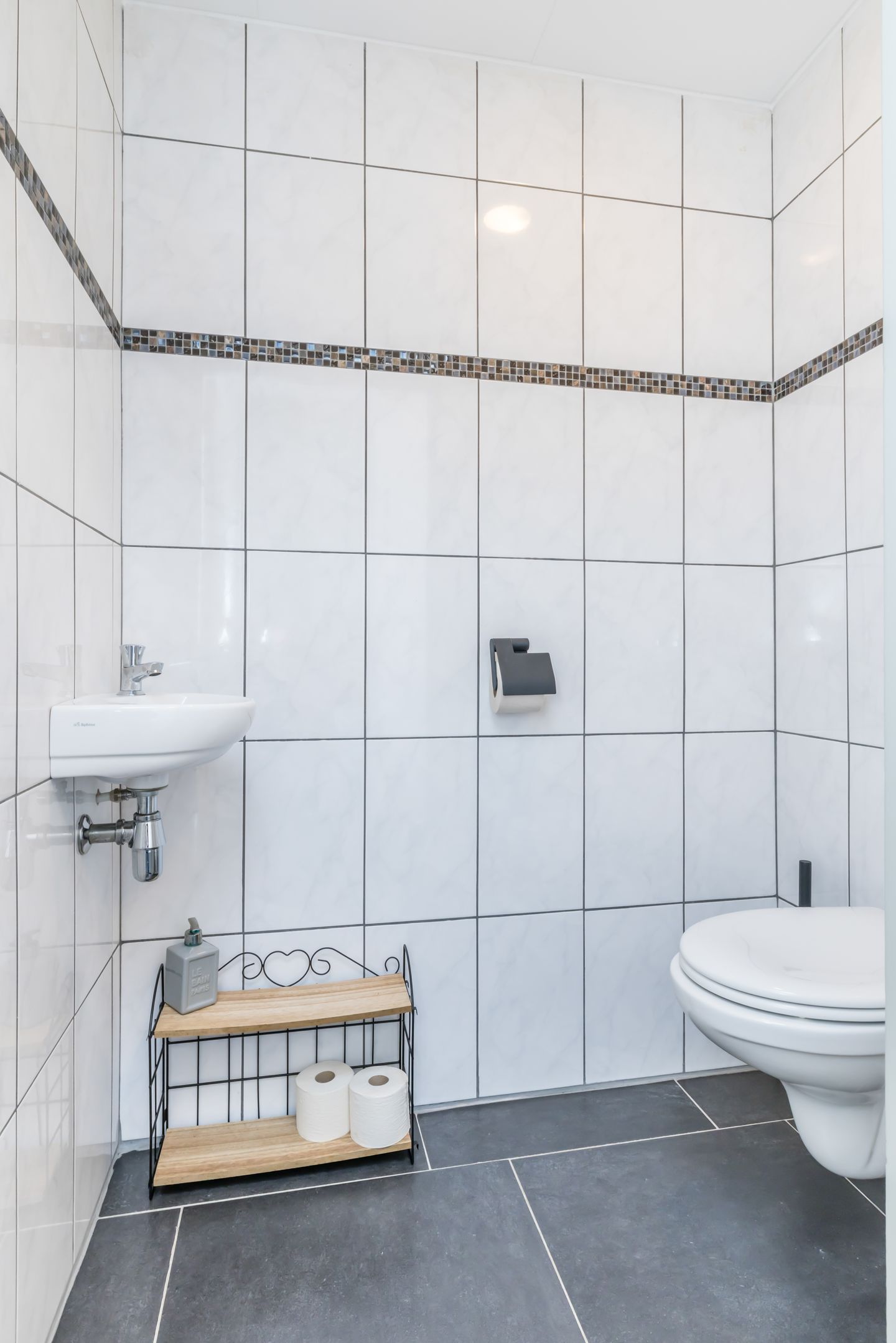 Photo 20 of Jhr. v.d. Maesenstraat 43