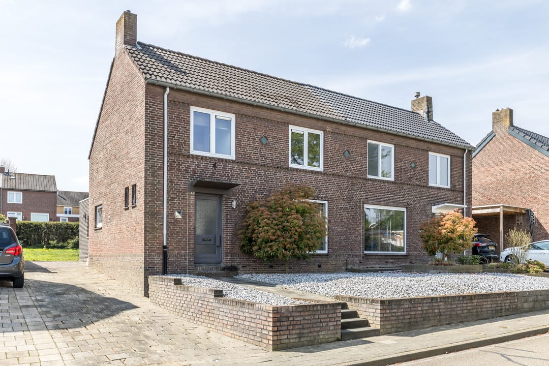 Photo 1 of Jhr. v.d. Maesenstraat 43