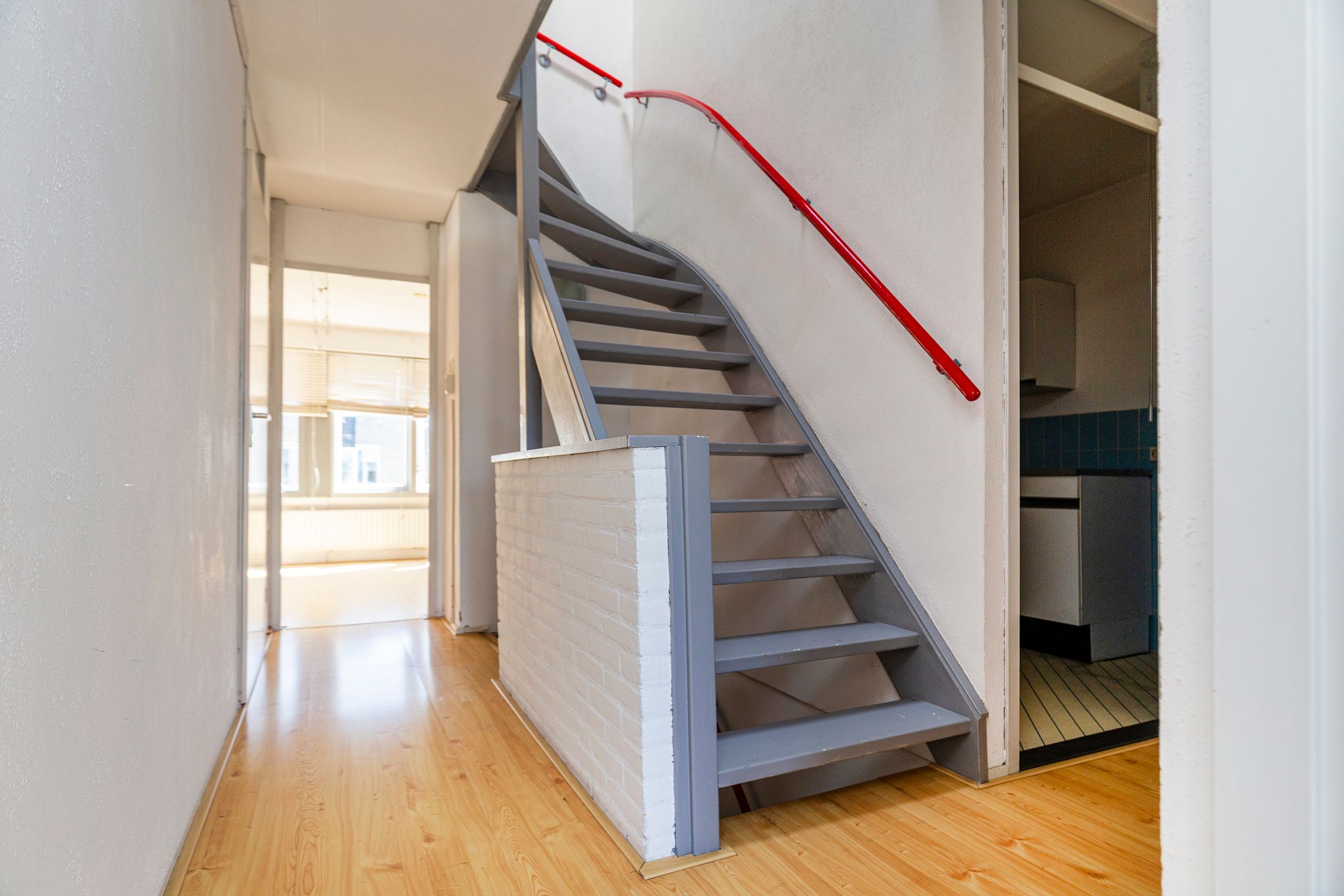 Spacious Terraced House with Four Bedrooms in Popular Koningshof Neighborhood — 28